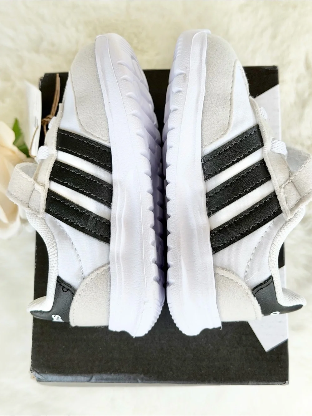 ADIDAS RUN 70s 2.O toddlers  white  and Black Sneakers w/Velcro closure Unisex
